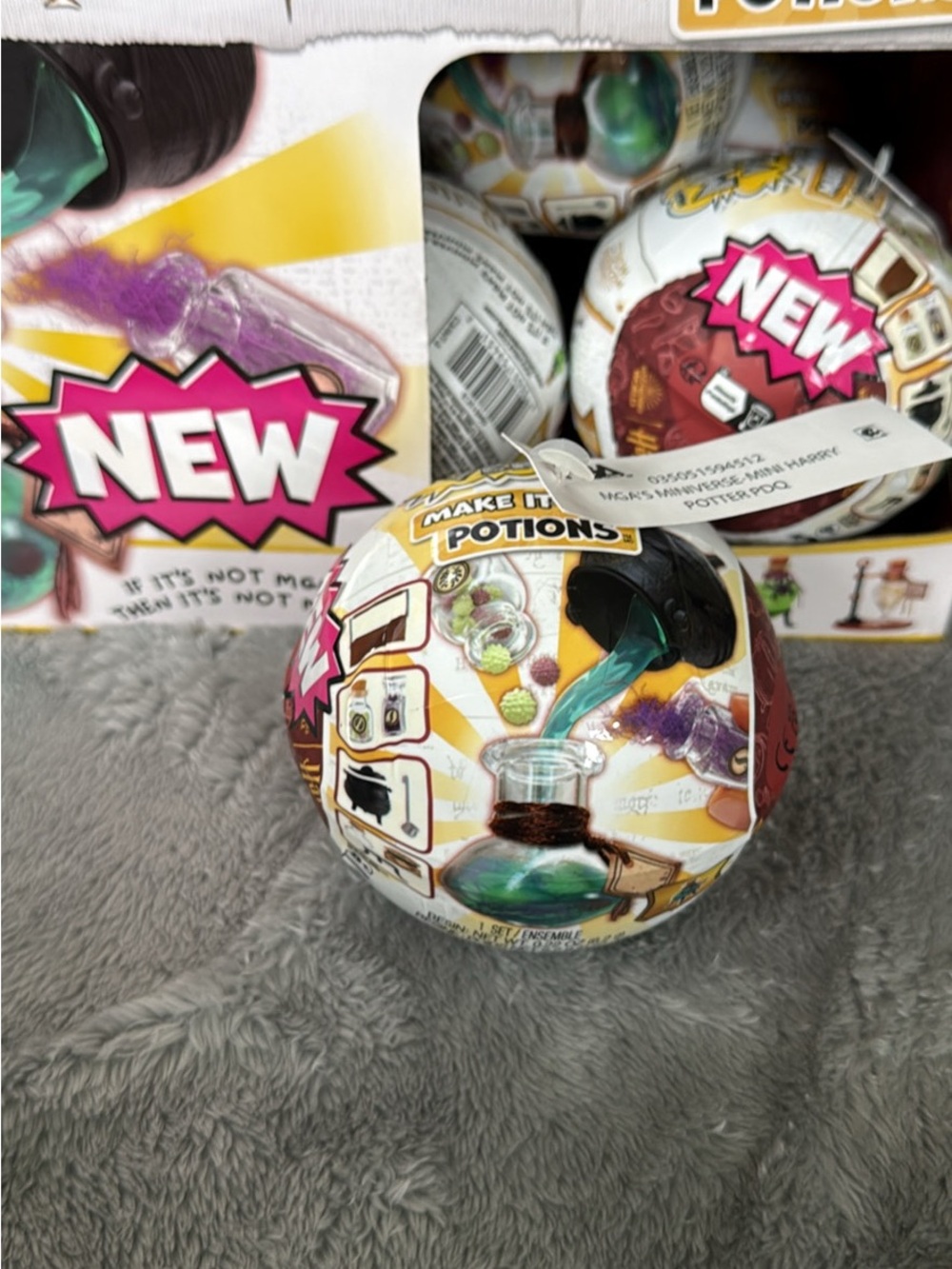 4 MGA’s Miniverse Harry Potter Make It Mini Potions mystery capsules.
